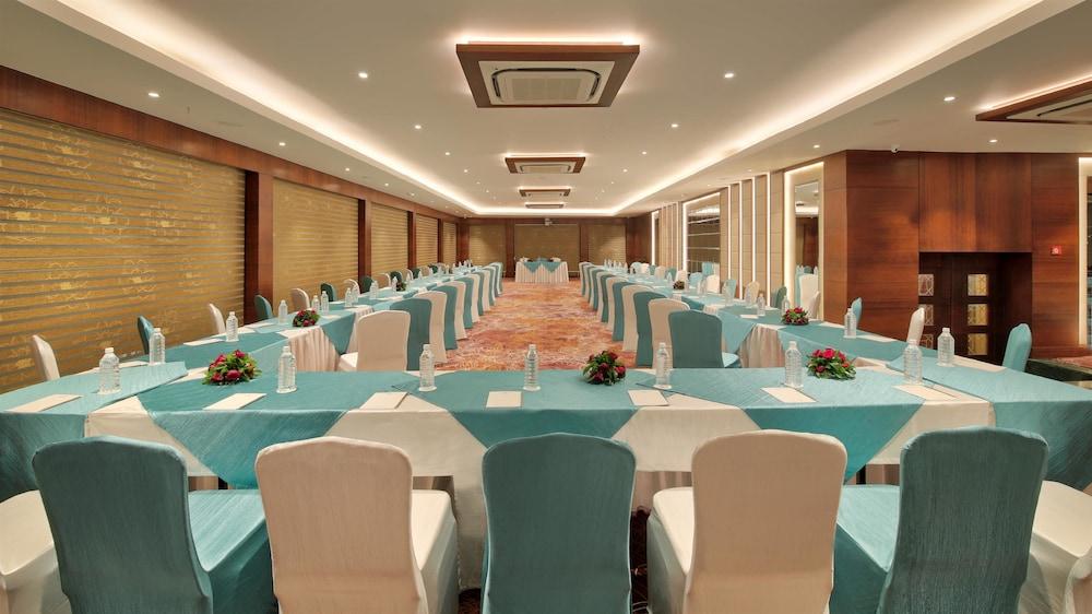 Golden Tulip Essential Jaipur Hotel Buitenkant foto