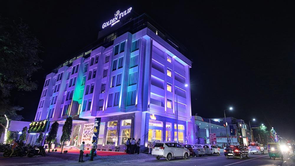 Golden Tulip Essential Jaipur Hotel Buitenkant foto