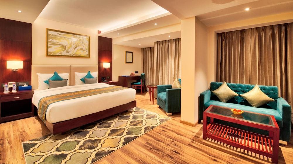 Golden Tulip Essential Jaipur Hotel Buitenkant foto