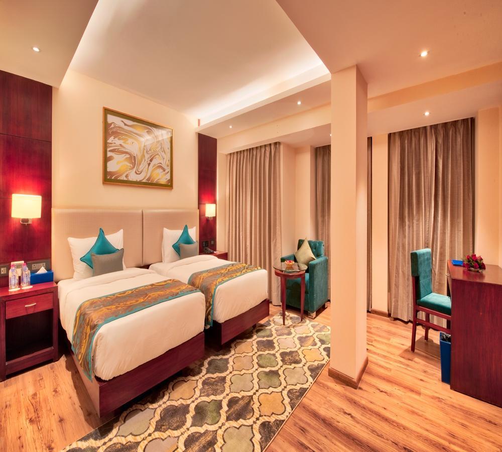 Golden Tulip Essential Jaipur Hotel Buitenkant foto