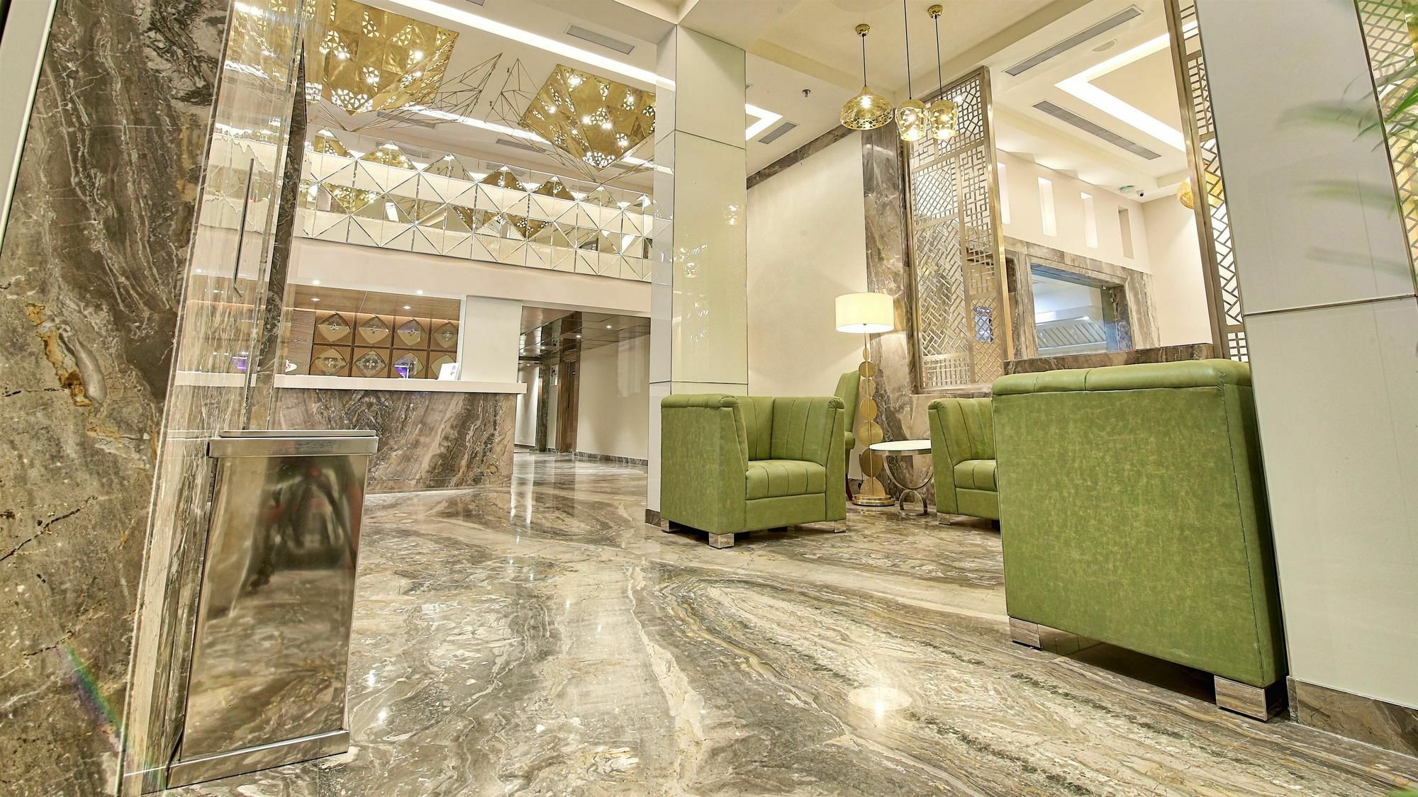 Golden Tulip Essential Jaipur Hotel Buitenkant foto