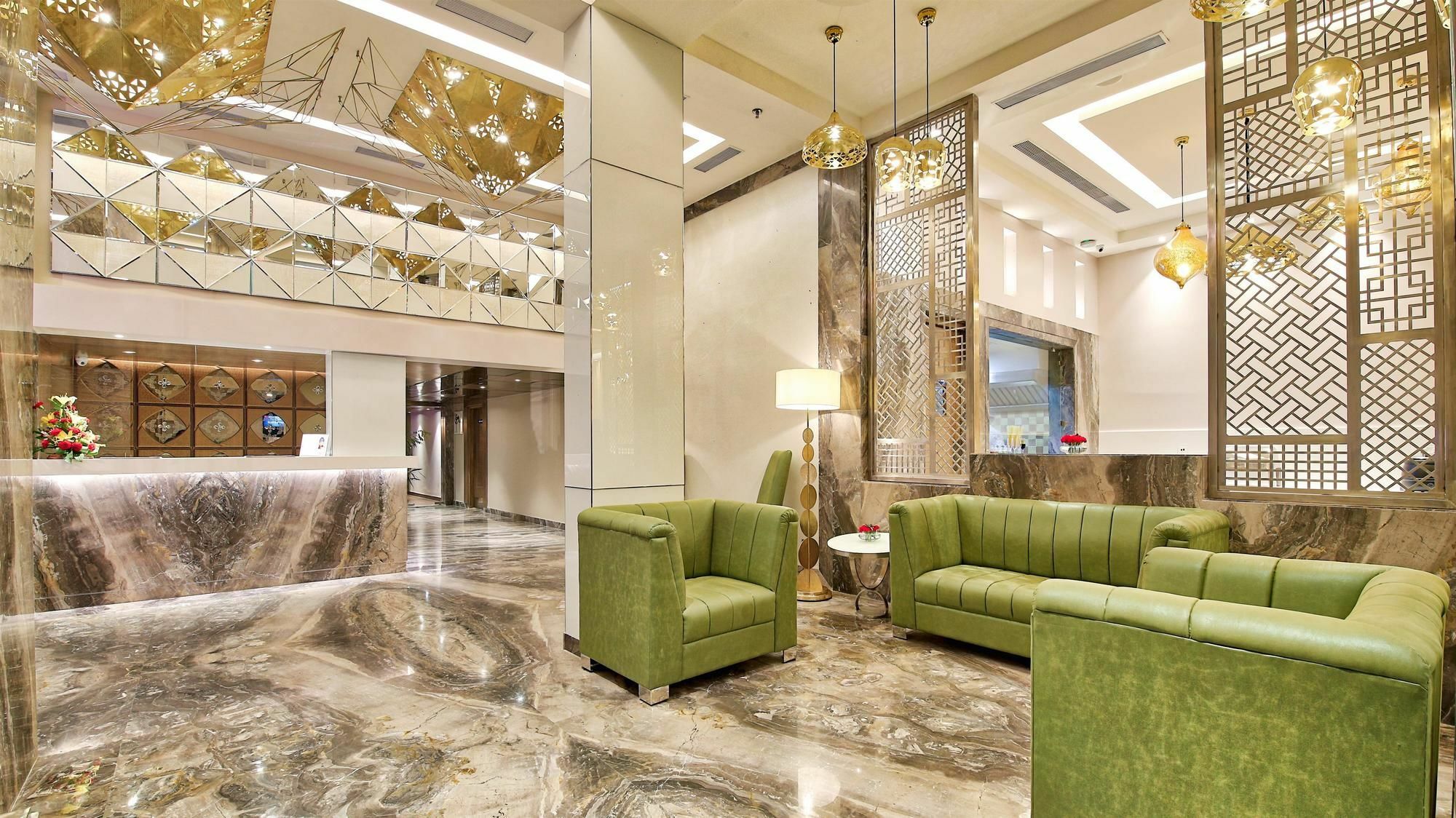 Golden Tulip Essential Jaipur Hotel Buitenkant foto