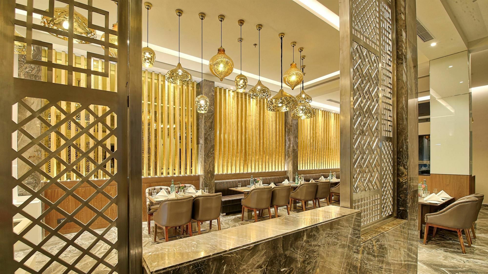 Golden Tulip Essential Jaipur Hotel Buitenkant foto